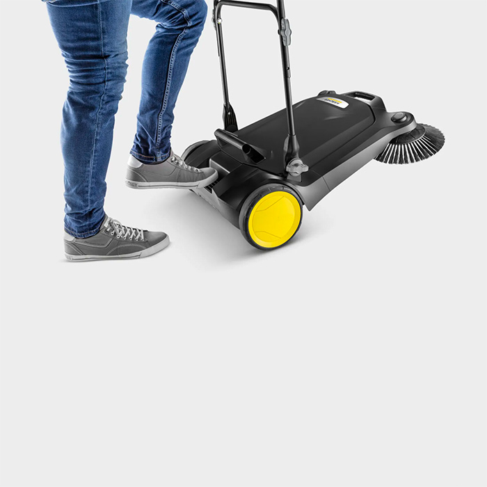 Karcher-Masina-za-Metenje-S-4-Twin-Plus-1.766-363.0_1.jpg