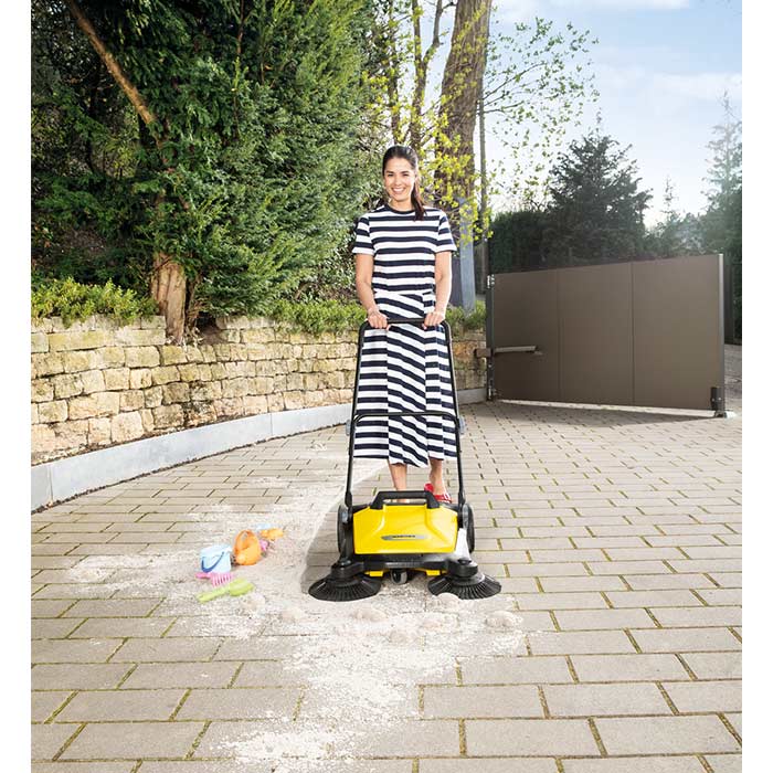Karcher-Masina-za-Metenje-S-4-Twin.jpg